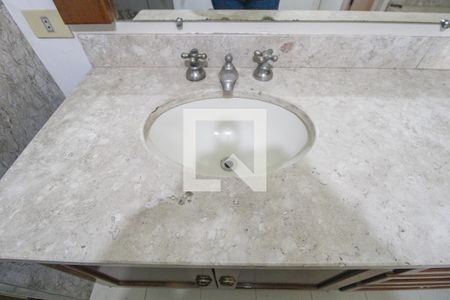 Apartamento à venda com 388m², 4 quartos e 4 vagas Apartamento à venda com 388m², 4 quartos e 4 vagasQuarto 04