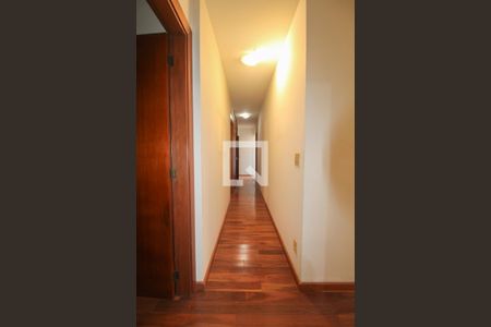 Apartamento à venda com 388m², 4 quartos e 4 vagas Apartamento à venda com 388m², 4 quartos e 4 vagasCorredor