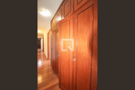 Apartamento à venda com 388m², 4 quartos e 4 vagas Apartamento à venda com 388m², 4 quartos e 4 vagasCorredor