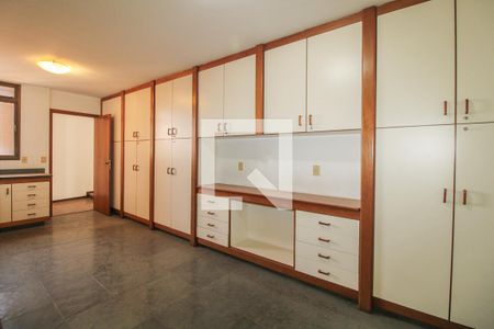 Apartamento à venda com 388m², 4 quartos e 4 vagas Apartamento à venda com 388m², 4 quartos e 4 vagasCozinha