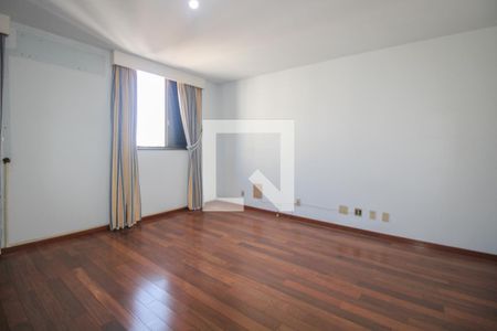 Apartamento à venda com 388m², 4 quartos e 4 vagas Apartamento à venda com 388m², 4 quartos e 4 vagasQuarto 04