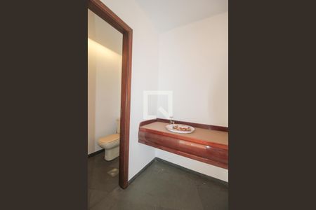 Apartamento à venda com 388m², 4 quartos e 4 vagas Apartamento à venda com 388m², 4 quartos e 4 vagasLavabo