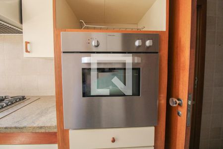 Apartamento à venda com 388m², 4 quartos e 4 vagas Apartamento à venda com 388m², 4 quartos e 4 vagasCozinha