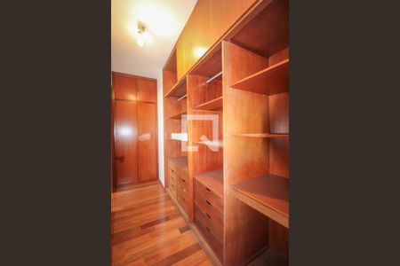 Apartamento à venda com 388m², 4 quartos e 4 vagas Apartamento à venda com 388m², 4 quartos e 4 vagasQuarto 01