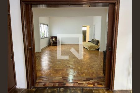 Casa à venda com 430m², 5 quartos e 3 vagasEscritório