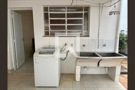 Casa à venda com 430m², 5 quartos e 3 vagasÁrea de Serviço