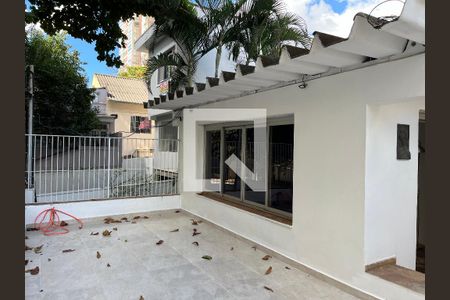 Casa à venda com 430m², 5 quartos e 3 vagasÁrea Externa
