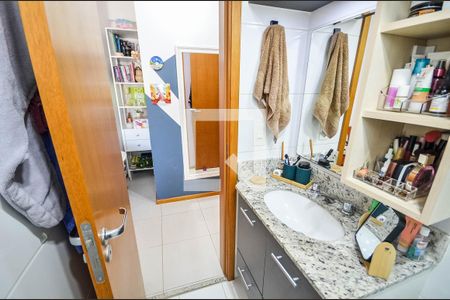 Apartamento à venda com 67m², 2 quartos e 1 vaga Apartamento à venda com 67m², 2 quartos e 1 vagaBanheiro da Suíte