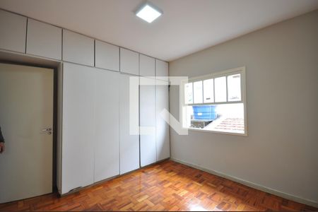 Quarto 2 de casa para alugar com 2 quartos, 150m² em Vila Albertina, São Paulo