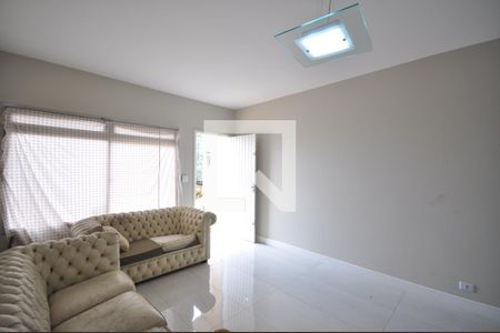 Sala de casa para alugar com 2 quartos, 150m² em Vila Albertina, São Paulo