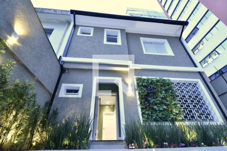 Casa à venda com 170m², 9 quartos e 3 vagas