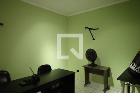 Casa à venda com 94m², 2 quartos e 2 vagasEscritório