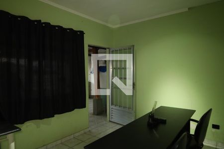 Casa à venda com 94m², 2 quartos e 2 vagasEscritório