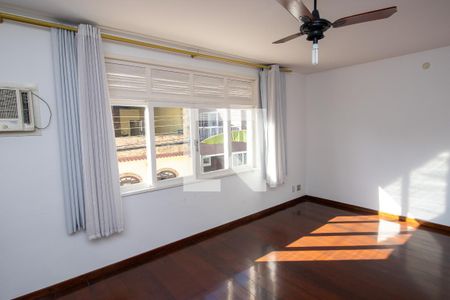 Casa de condomínio à venda com 100m², 3 quartos e 1 vagaSuíte