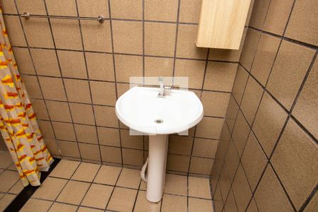 Casa de condomínio à venda com 100m², 3 quartos e 1 vagaBanheiro 2