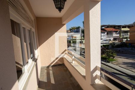 Casa de condomínio à venda com 100m², 3 quartos e 1 vagaQuarto 2 varanda