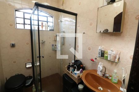 Casa à venda com 104m², 2 quartos e 2 vagasBanheiro