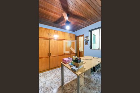 Casa à venda com 160m², 3 quartos e 2 vagas Casa à venda com 160m², 3 quartos e 2 vagasQuarto de Serviço