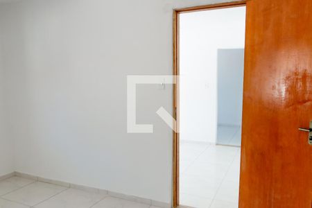 Quarto de casa para alugar com 1 quarto, 70m² em Jardim Pinheirinho, Embu das Artes