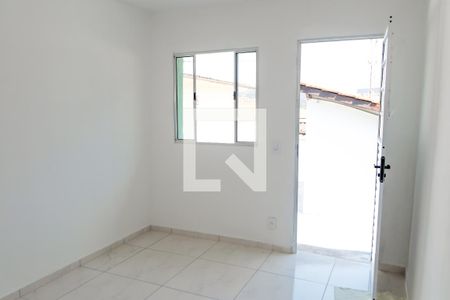 Sala de casa para alugar com 1 quarto, 70m² em Jardim Pinheirinho, Embu das Artes