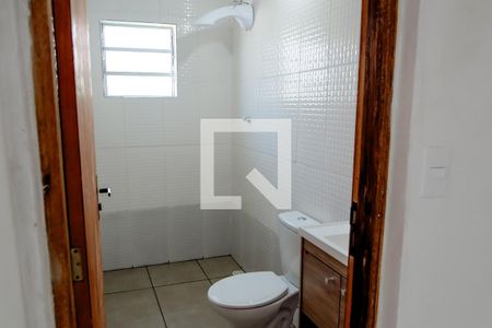 Banheiro de casa para alugar com 1 quarto, 70m² em Jardim Pinheirinho, Embu das Artes