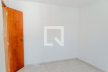 Quarto de casa para alugar com 1 quarto, 70m² em Jardim Pinheirinho, Embu das Artes
