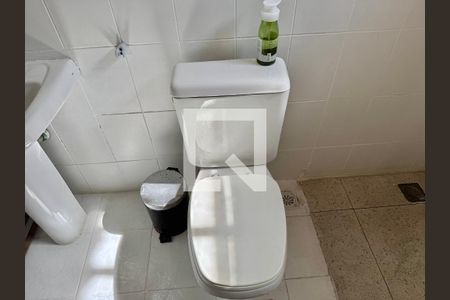 Casa de condomínio à venda com 182m², 4 quartos e 3 vagas Casa de condomínio à venda com 182m², 4 quartos e 3 vagasSuíte - Banheiro