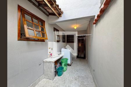 Casa de condomínio à venda com 182m², 4 quartos e 3 vagas Casa de condomínio à venda com 182m², 4 quartos e 3 vagasÁrea de Serviço