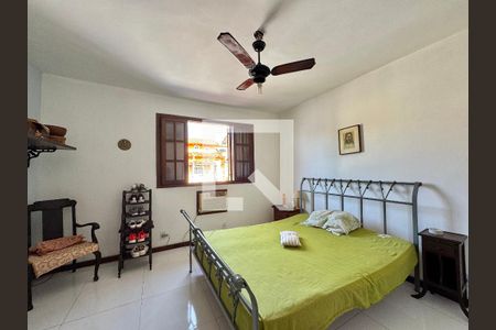Casa de condomínio à venda com 182m², 4 quartos e 3 vagas Casa de condomínio à venda com 182m², 4 quartos e 3 vagasQuarto 1