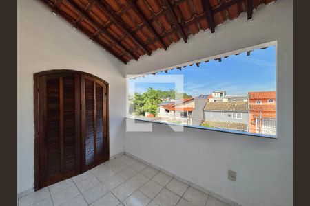 Casa de condomínio à venda com 182m², 4 quartos e 3 vagas Casa de condomínio à venda com 182m², 4 quartos e 3 vagasTerraço