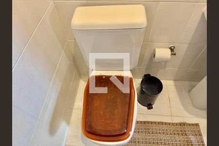 Casa de condomínio à venda com 182m², 4 quartos e 3 vagas Casa de condomínio à venda com 182m², 4 quartos e 3 vagasLavabo