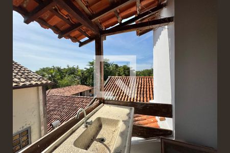 Casa de condomínio à venda com 182m², 4 quartos e 3 vagas Casa de condomínio à venda com 182m², 4 quartos e 3 vagasÁrea de Serviço