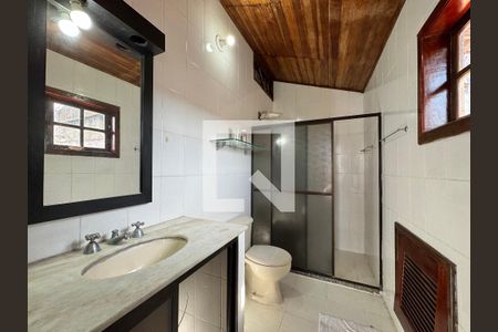 Casa de condomínio à venda com 182m², 4 quartos e 3 vagas Casa de condomínio à venda com 182m², 4 quartos e 3 vagasBanheiro Social 2