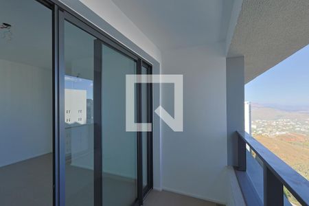 Apartamento à venda com 76m², 2 quartos e 2 vagasVaranda Quarto 2