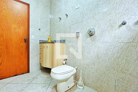 Casa à venda com 195m², 3 quartos e 3 vagas Casa à venda com 195m², 3 quartos e 3 vagasBanheiro