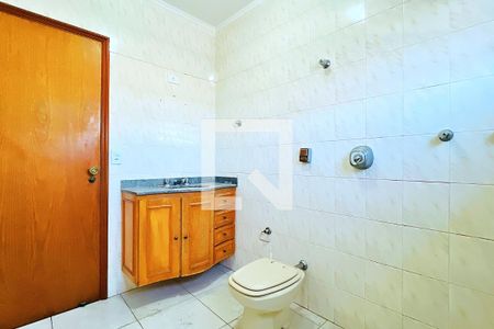 Casa à venda com 195m², 3 quartos e 3 vagas Casa à venda com 195m², 3 quartos e 3 vagasBanheiro da Suíte