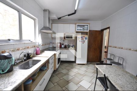 Casa à venda com 180m², 3 quartos e 2 vagasCozinha