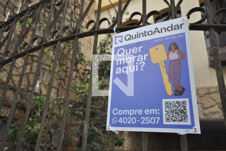 Casa à venda com 180m², 3 quartos e 2 vagasFachada