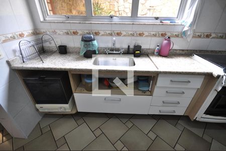 Casa à venda com 180m², 3 quartos e 2 vagasCozinha