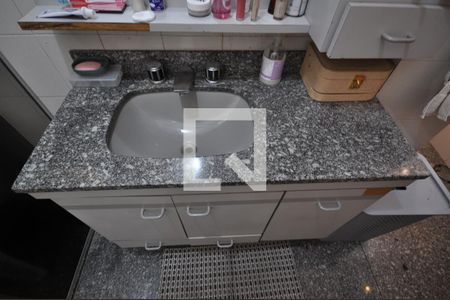 Casa à venda com 180m², 3 quartos e 2 vagasBanheiro