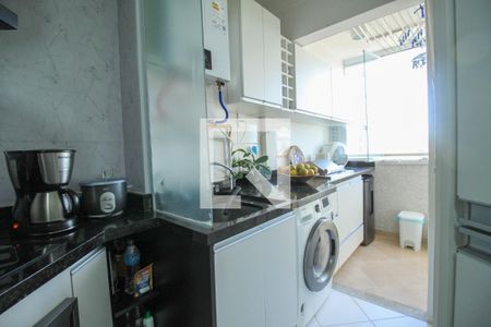 Apartamento à venda com 65m², 3 quartos e 1 vagaÁrea de Serviço