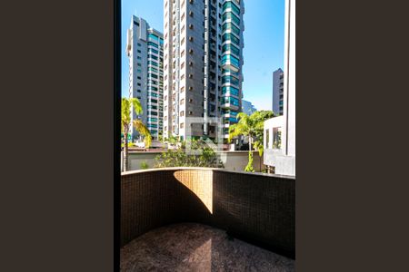 Apartamento à venda com 270m², 4 quartos e 4 vagas Apartamento à venda com 270m², 4 quartos e 4 vagasQuarto 02