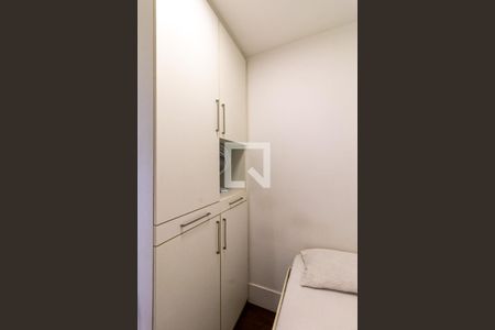 Apartamento à venda com 270m², 4 quartos e 4 vagas Apartamento à venda com 270m², 4 quartos e 4 vagasÁrea de Serviço