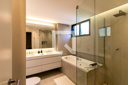 Apartamento à venda com 270m², 4 quartos e 4 vagas Apartamento à venda com 270m², 4 quartos e 4 vagasQuarto 03