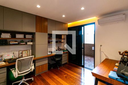 Apartamento à venda com 270m², 4 quartos e 4 vagas Apartamento à venda com 270m², 4 quartos e 4 vagasQuarto 01