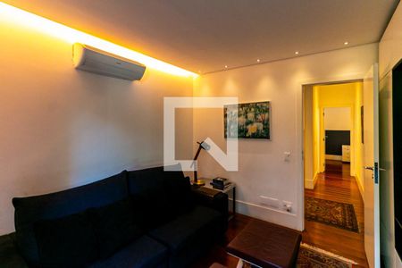 Apartamento à venda com 270m², 4 quartos e 4 vagas Apartamento à venda com 270m², 4 quartos e 4 vagasSala