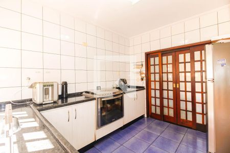 Casa à venda com 400m², 3 quartos e 8 vagas Casa à venda com 400m², 3 quartos e 8 vagasCozinha