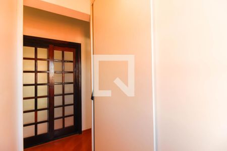 Casa à venda com 400m², 3 quartos e 8 vagas Casa à venda com 400m², 3 quartos e 8 vagasCloset