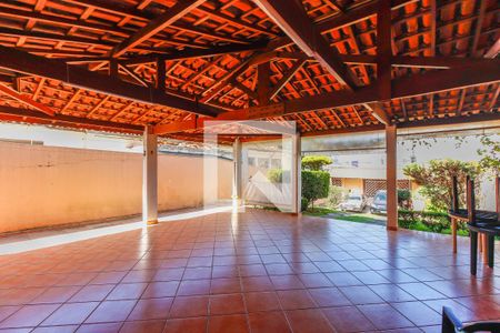 Casa à venda com 400m², 3 quartos e 8 vagas Casa à venda com 400m², 3 quartos e 8 vagasÁrea comum - Churrasqueira