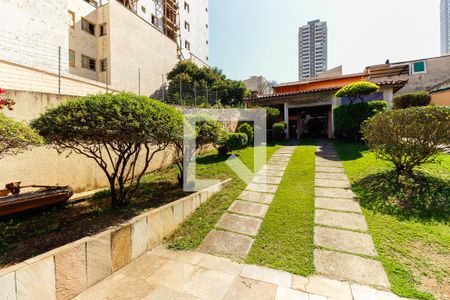 Casa à venda com 400m², 3 quartos e 8 vagas Casa à venda com 400m², 3 quartos e 8 vagasQuintal e Garagem